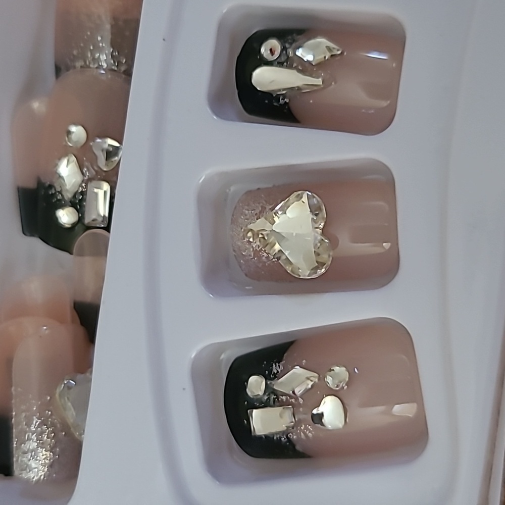 3D Rhinestone Heart French Manicure Press On Nails - Picture 10 of 10